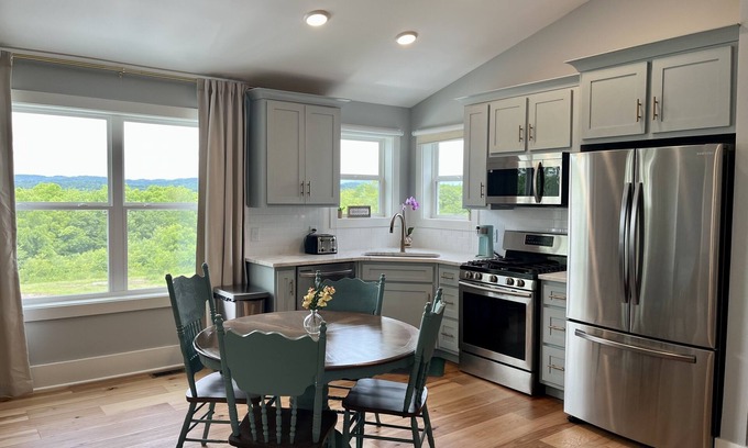 Watertown Apartamento | Spacious loft style apartment with gorgeous view