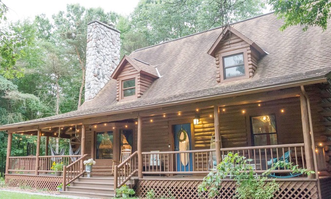Burnips Cabina | Spacious Log Cabin on Golf Course, +Indoor Hot Tub