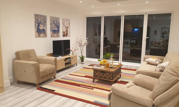 Putney Apartamento | Spacious London King bed Garden flat near parks, 35 mns from central London by tube
