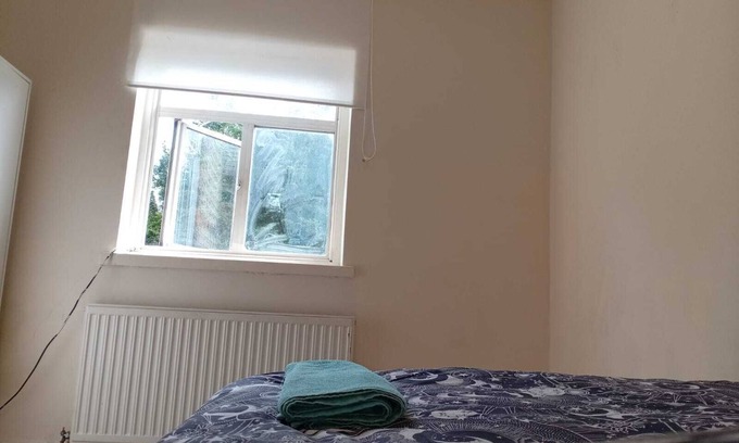 Finchley Church End Apartamento | Spacious lovely double room centred in the heart of London.