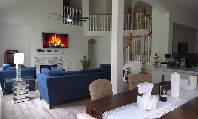 Lake Houston Casa | Spacious Luxe Home Near IAH with Private Theater – Minutes from Lake Houston!