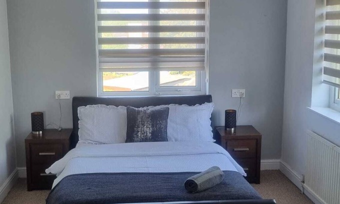 Doncaster Casa | Spacious Luxurious Serviced Accommodation