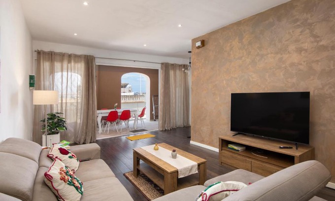 Zurrieq Apartamento | Spacious Luxury 3BR Apartment with Terrace & Open Views - Zurrieq, close to sea