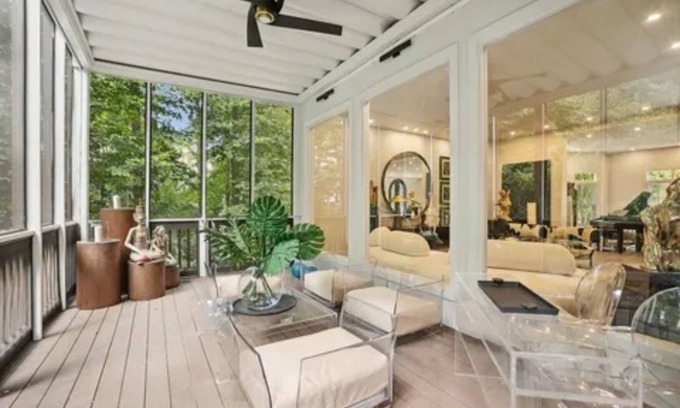 Roswell Casa | Spacious luxury 6-bedroom house movie theater, bar, gym in welcoming Roswell