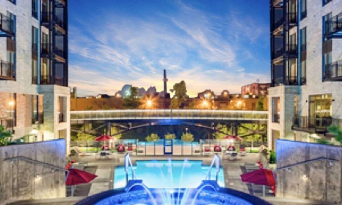 Uptown Condominio | Spacious Luxury Condo In Prime Location