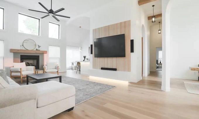 Drake Forest Casa | Spacious Luxury Stay
