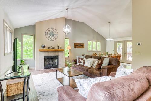 Massanutten Casa | Spacious Massanutten Home with Hot Tub and Sauna!