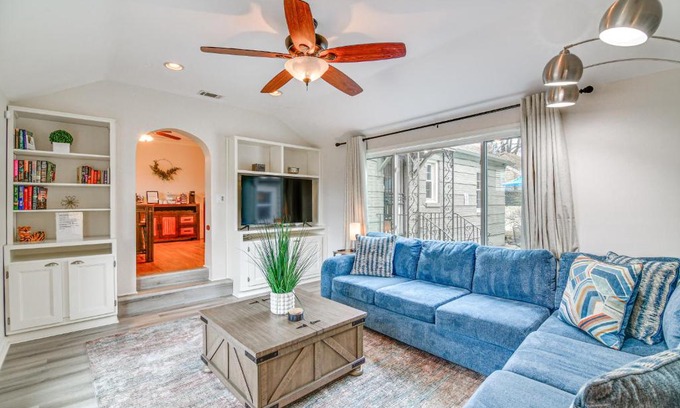 East Memphis Casa | Spacious Memphis Retreat 5 Mi to Downtown Beats!