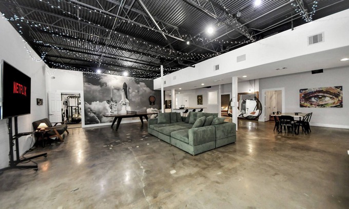 Midtown Casa | Spacious Midtown Home with Yard + Gym + Office + Balcony deck + Ping Pong