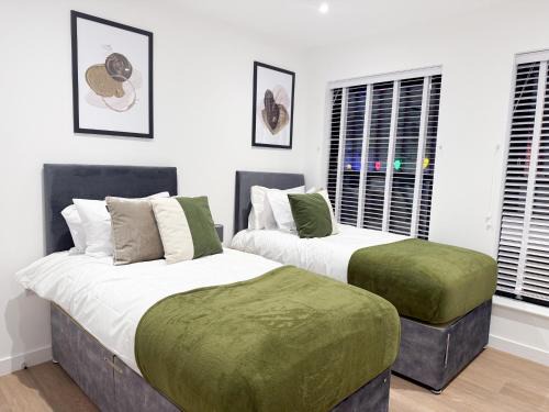 St Neots Apartamento | Spacious Modern 1 Bed Apartments in St Neots - Perfect for Contractors & Professionals - Free Parking - WiFi - Fully Equipped Kitchen - Smart TV Ideal for Work Stays and Long Projects