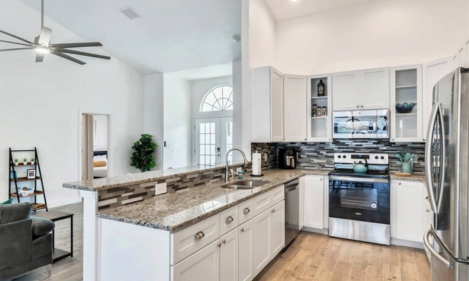 Bridgewater Crossing Casa | Spacious, modern 4-bedroom house with private pool!