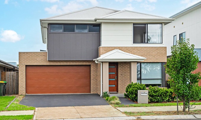Catherine Field Casa | Spacious Modern 4Bedroom Retreat near Gregory Hill