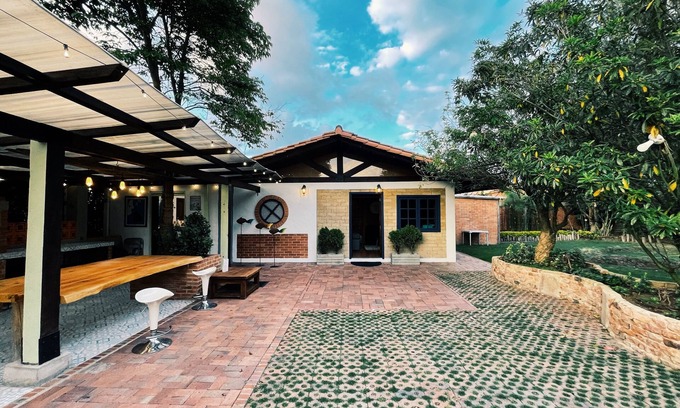 Chia Casa | Amplia cabaña moderna Chía - Asados/Cenas/Wifi