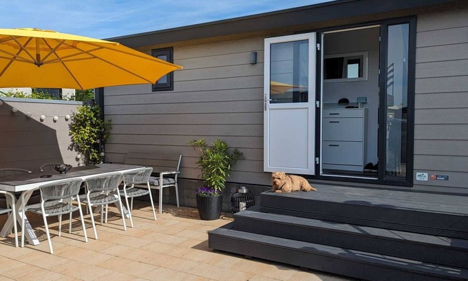 Renesse Chalet De Esquí | Spacious modern chalet with top amenities, 5 minutes from the beach