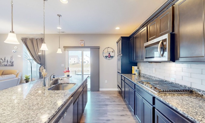 Columbus Casa | Spacious & modern home with office, enclosed backyard, & W/D - dog-friendly