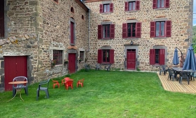 Javaugues Cabaña | Encantadora casa renovada con jardín, terraza y cerca de Brioude