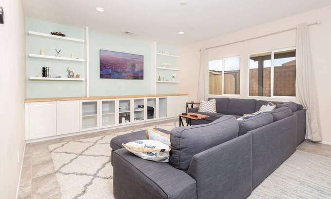 Rubidoux Casa | Spacious Modern Riverside Home 4BDR - 3BA Sleeps 10