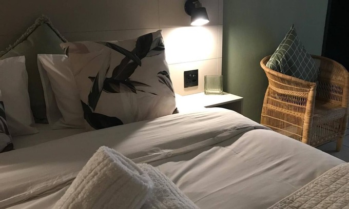 Bedfordview Casa | Spacious & Modern Unit ll Close to OR Tambo ll Quiet & Safe