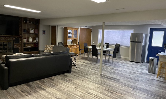 Clearfield Apartamento | Spacious Mother-In-Law Basement Apartment -One mile from Hill AFB