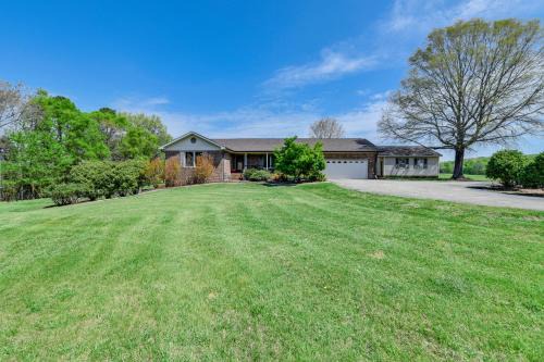 Southmont Casa | Spacious Mount Pleasant Home with Grill and Yard!