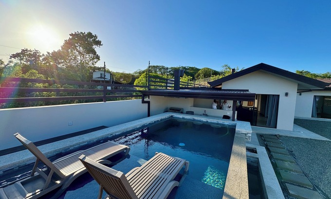 Villarreal Casa | Spacious Mountain View 8 Guests 2 Entire Homes