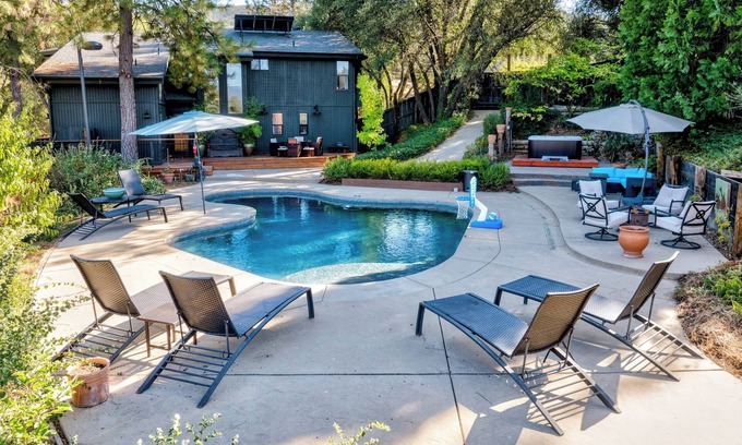 Oakhurst Casa | Spacious Mountain View Home - Pool, Spa, Game Room & Stunning Views [Sleeps 16]