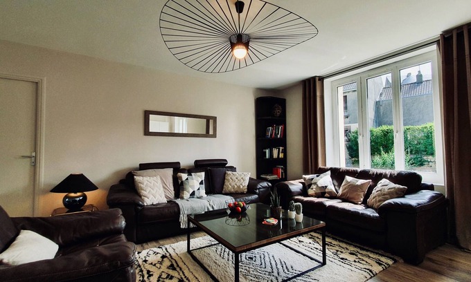 Dernier Sou Apartamento | Spacious new apartment at the foot of the cathedral!