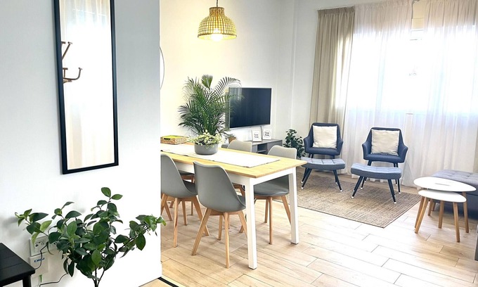 Centro Villa | Casa nueva y espaciosa, 3 habitaciones, cerca del centro y la playa, parking, WIFI, aire