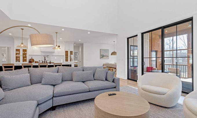 Poughkeepsie Casa | Spacious New Luxurious holiday house in lovely Hudson Valley
