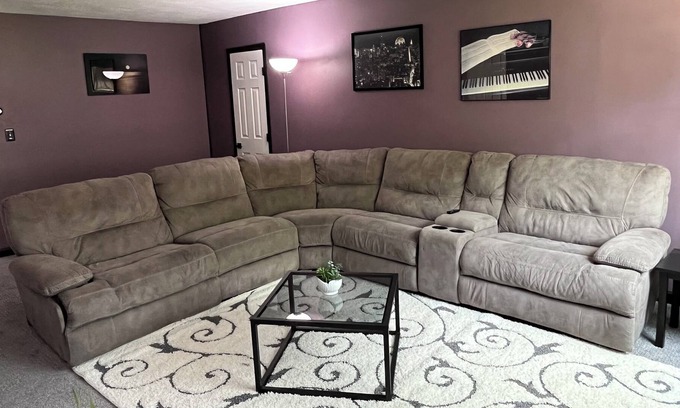 East Brunswick Condominio | Spacious Newly Remodeled 2 Bedroom Condo in the Very Heart of Central Jersey