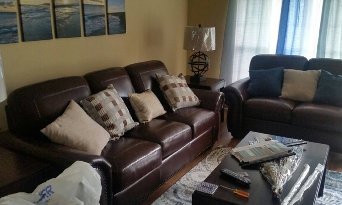 Shannon Casa | Spacious newly renovated, w/air 3 bedroom home on corner lot- park 2 cars
