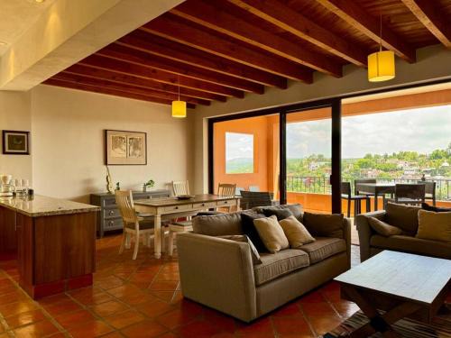 Atascadero Apartamento | Spacious No Stairs Gated Community Pool Parking Gym