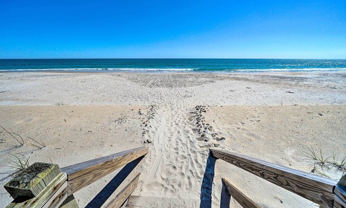 North Topsail Beach Cabaña | Spacious North Topsail Family Home With 2 Decks