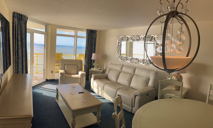 Atlantic Beach Condominio | Spacious Oceanfront 2-bedroom Condo in Bay Watch in beautiful North Myrtle Beach