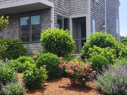 Hyannis Apartamento | Spacious Oceanfront 3BR Condo with Private Beach in Ideal Hyannis Location