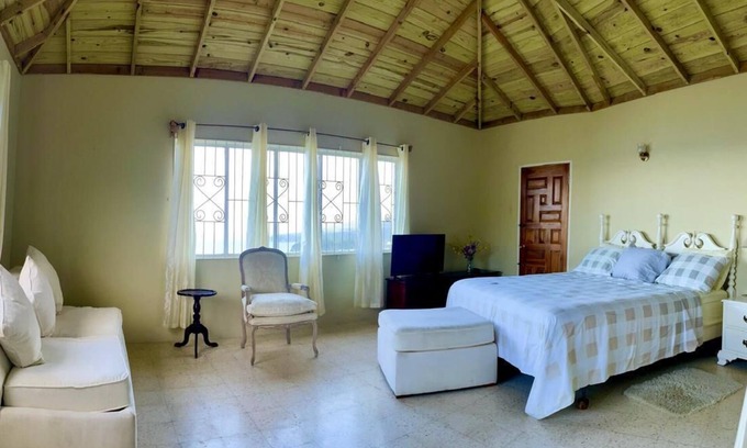 Port Maria Casa | Spacious Oceanview Home: The Perfect Venue for Special Events & Large Groups