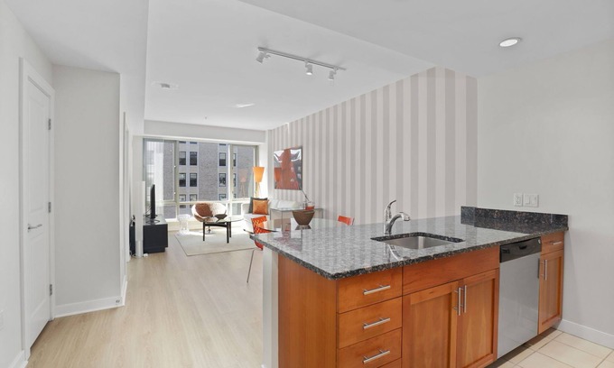 West End Apartamento | Spacious One Bed Apartment in Historic West End