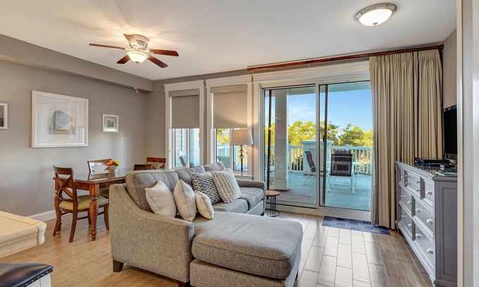 Villa Lago Condominio | Spacious One Bedroom, Two Bath Unit in a Prime Location, Featuring a King Bed at Sandestin Golf and Beach Resort!