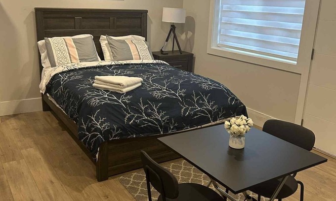 Maple Ridge Apartamento | Spacious One Bedroom Suite Right in Downtown Maple Ridge!