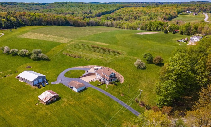 Dagus Mines Casa | Spacious Pennsylvania Vacation Rental w/ Backyard