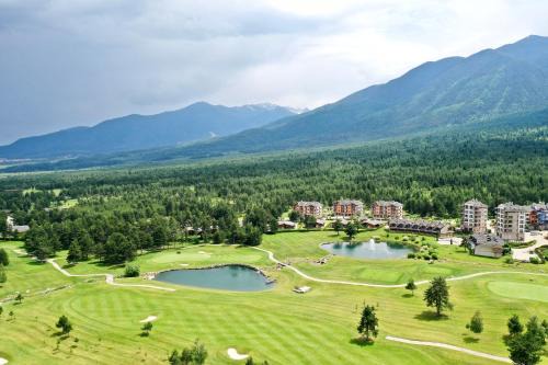 Razlog Apartamento | Spacious penthouse chalet apartment in Pirin Golf and Country Club