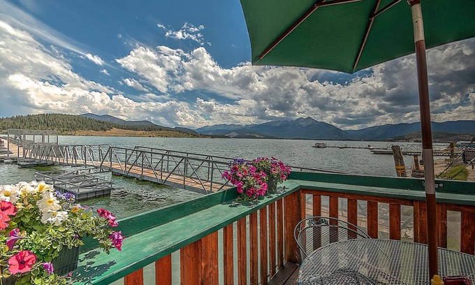 Wildernest Apartamento | Spacious pet Friendly Condo Near Hiking/skiing by Summit County Mountain Retreats