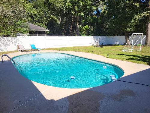 Putnam Hall Casa | SPACIOUS POOL HOME in North FL