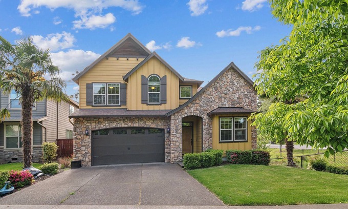 Cedar Hills Casa | Spacious, private, 5 bedrooms 3 full bath House near Portland downtown
