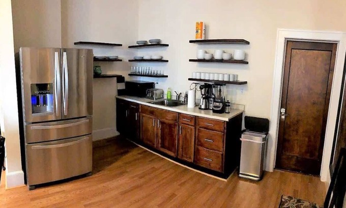 Roanoke Casa | Spacious Private Bedroom in Downtown – 5 Min Walk