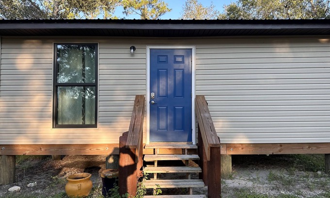 Fort Myers Casa | Spacious Private Ft Myers Studio with RV Hookup