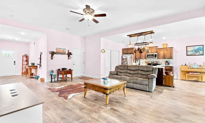 Statesboro Casa | Spacious & Private Getaway Minutes to Statesboro!