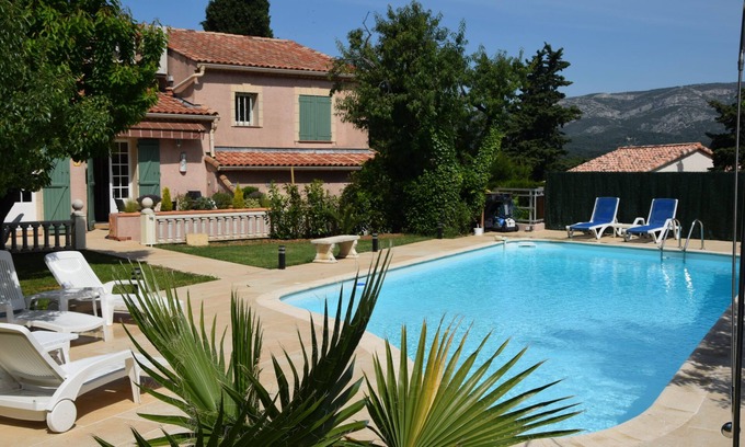 Aubagne Villa | Amplia casa provenzal en una tranquila piscina grande