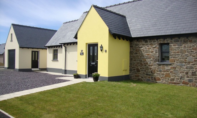 Haverfordwest Casa | BUNGALOW AMPLIO, Calefacción central de gas, 10 minutos a la playa y camino de la costa,