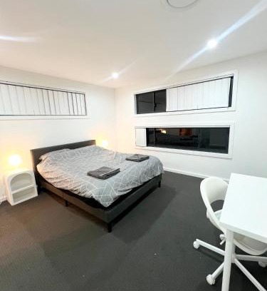 Guildford Casa | Spacious Queen Room with Attached Bathroom - OR1
